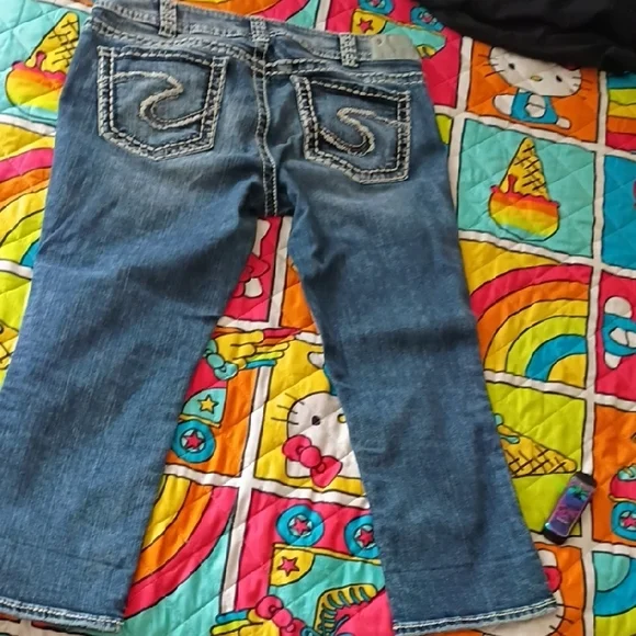 Silver Jeans Women's Blue Cropped Jeans - Picture 3 of 5